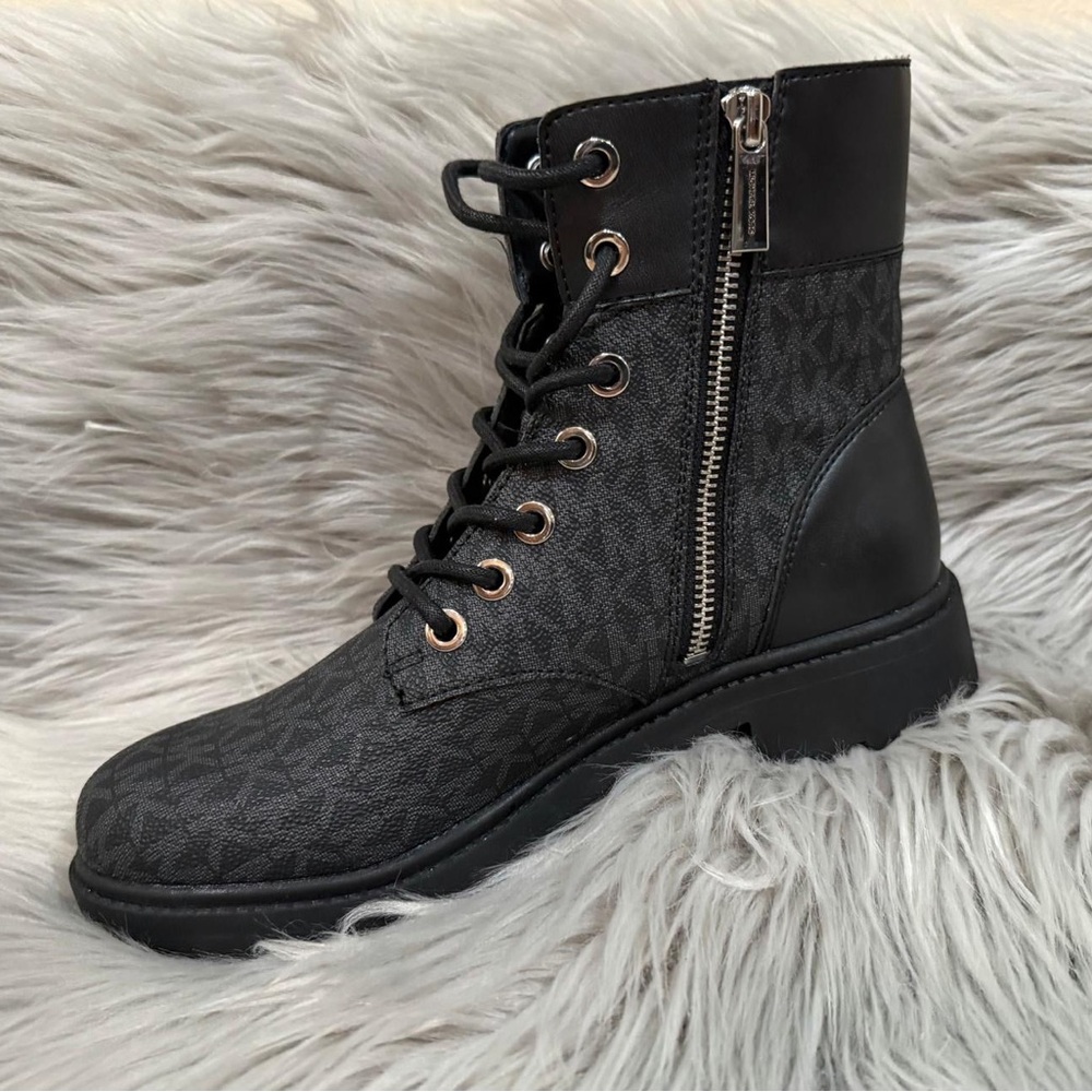 MICHAEL KORS WOMEN ALISTAIR ANKLE COMBAT BOOTS BLACK ALL OVER LOGO NEW